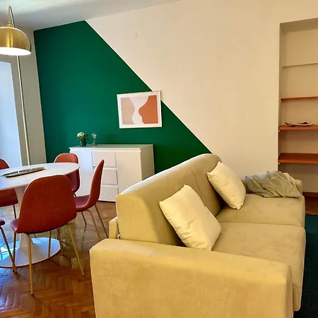 Prestige And Comfort In The Center Of And Views Apartment