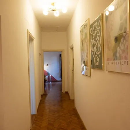 Prestige And Comfort In The Center Of And Views Apartment *