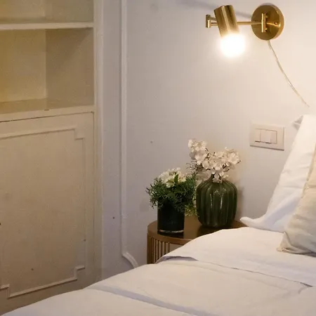 Prestige And Comfort In The Center Of And Views