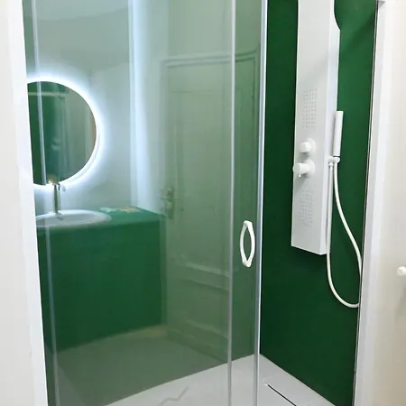 Prestige And Comfort In The Center Of And Views Apartment