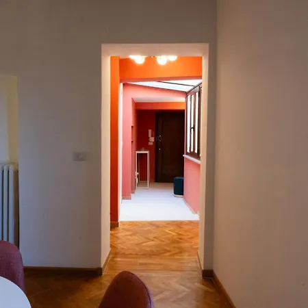 Prestige And Comfort In The Center Of And Views Apartment *