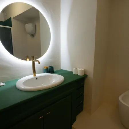 Prestige And Comfort In The Center Of And Views *