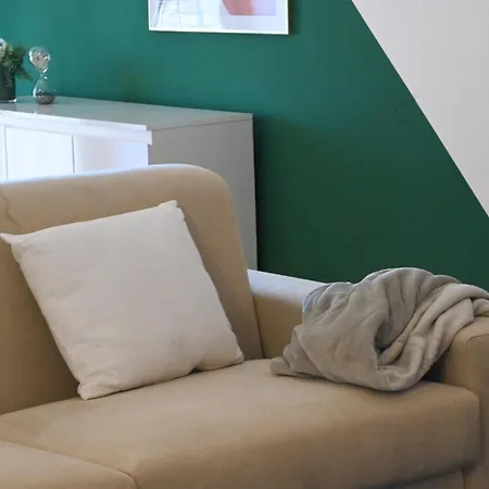 Prestige And Comfort In The Center Of And Views Apartment *